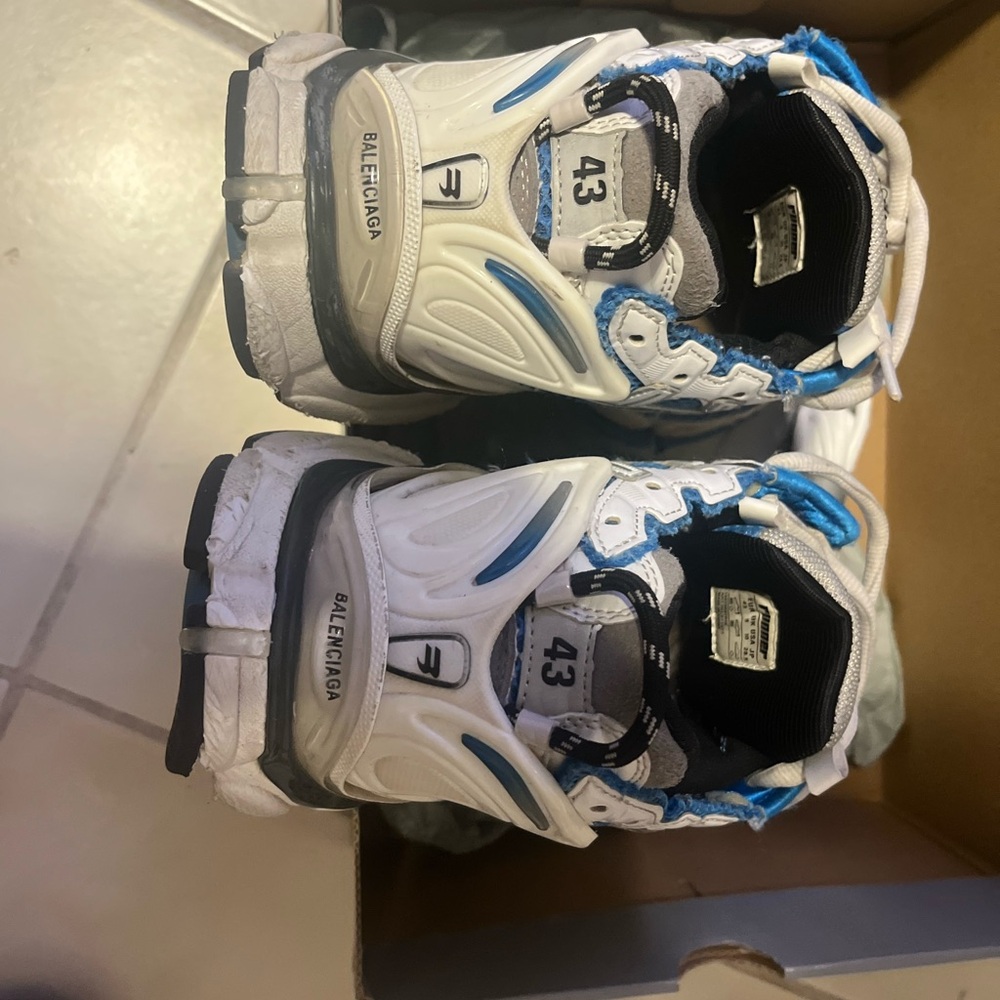 Balenciaga White and Blue Sneakers(Throw me a price)